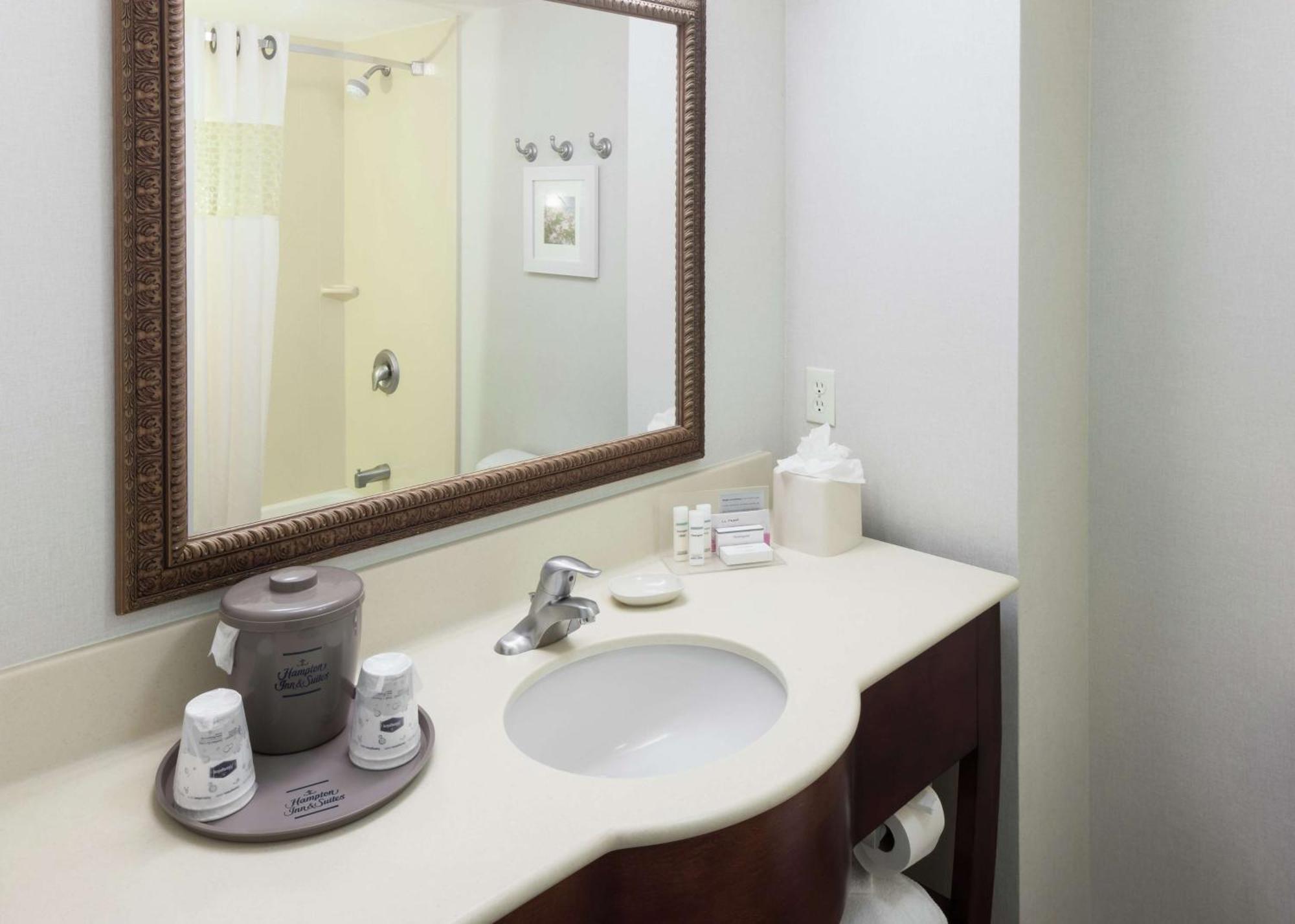 Hampton Inn & Suites Westford-Chelmsford Extérieur photo